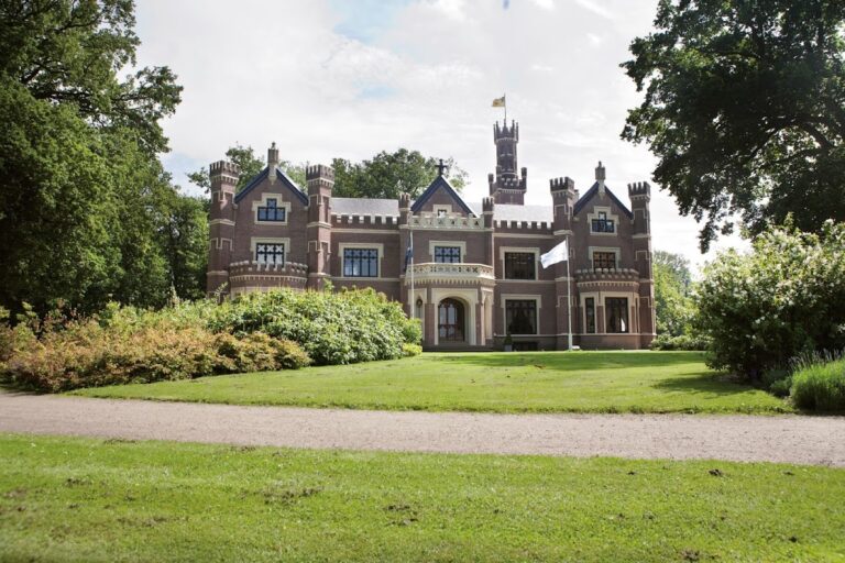 Landgoed Schaffelaar: Historic Estate and Manor House in the Netherlands