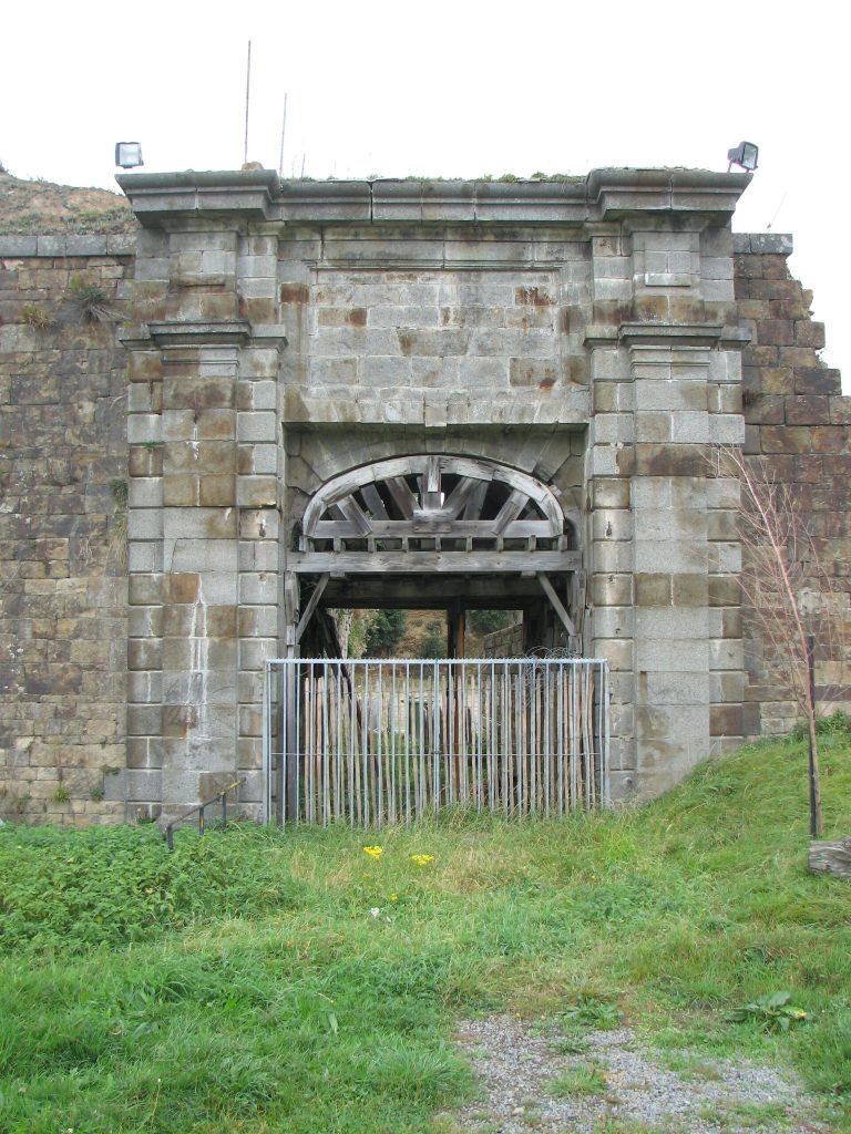 Fort Saint-Père: An Eighteenth-Century Bastioned Fort in France 2 Fort Saint-Père