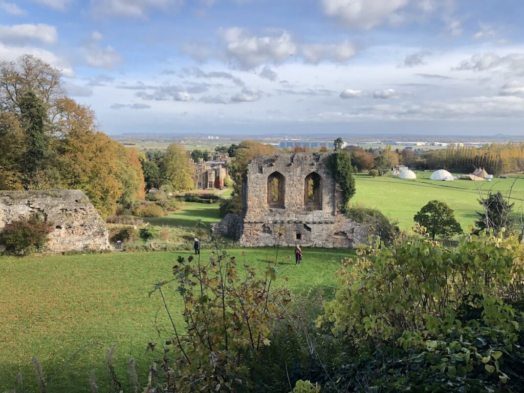Hawarden Old Castle: A Medieval Fortress Controlling the Road into North Wales 1 Hawarden Old Castle