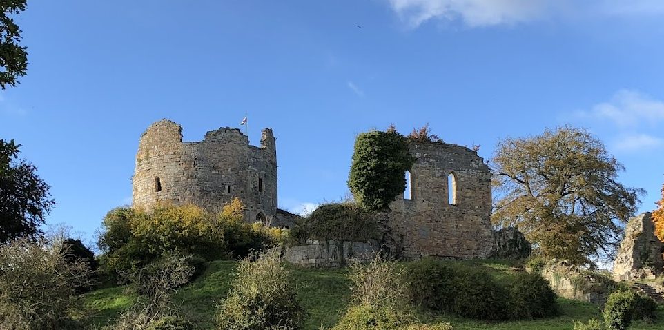 Hawarden Old Castle: A Medieval Fortress Controlling the Road into North Wales 2 Hawarden Old Castle