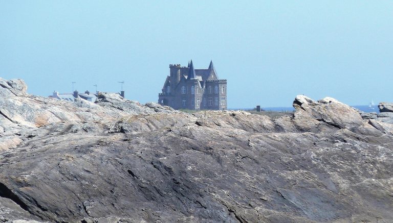 Château Turpault: An Anglo-Medieval Coastal Residence in France