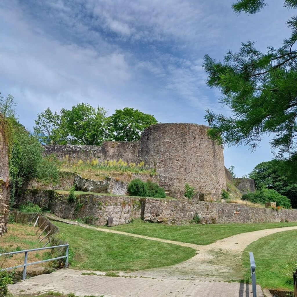 Château de Montaigu: A Medieval Fortress and Fortified Town in France 1 château de Montaigu