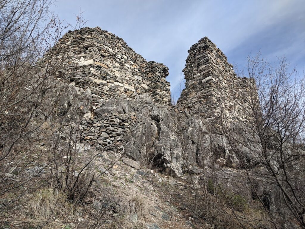 Krivus: A Medieval Fortress in Bulgaria 1 Krivus