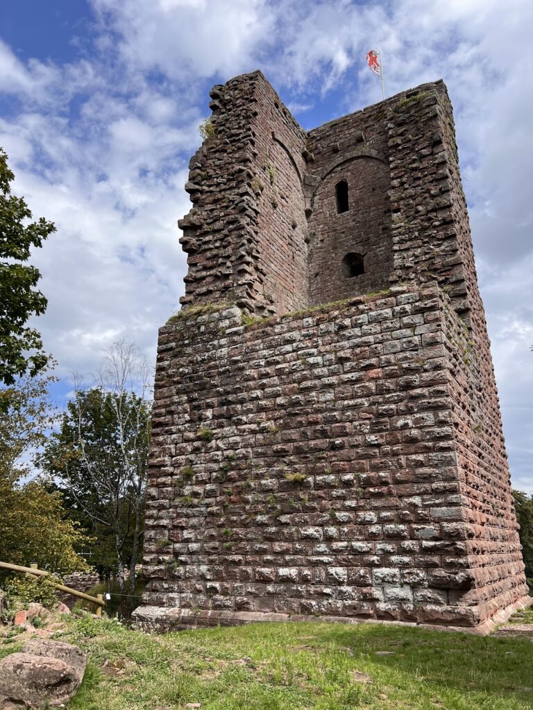 Grand-Geroldseck Castle: A Medieval Fortified Castle in France