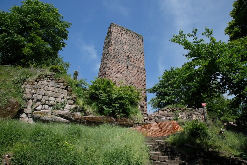 Grand-Geroldseck Castle: A Medieval Fortified Castle in France 3 Château du Grand-Geroldseck
