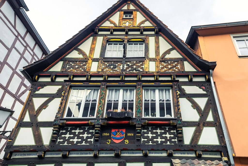 Burg Linz: A Medieval Defensive and Toll Castle in Germany 2 Burg Linz