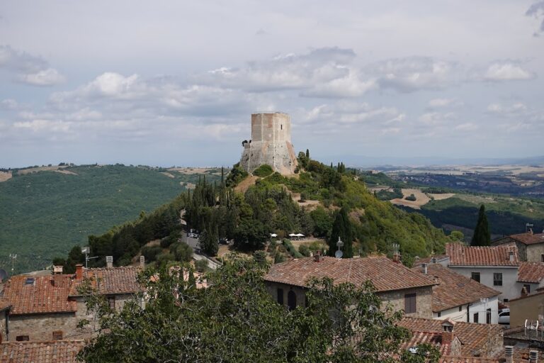 Rocca di Tentennano: Medieval Fortress Overlooking the Val d’Orcia