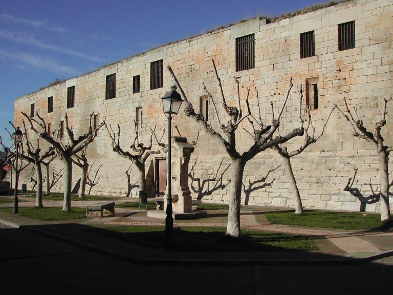 Castell de Bellpuig: A Medieval Fortress and Renaissance Palace in Spain