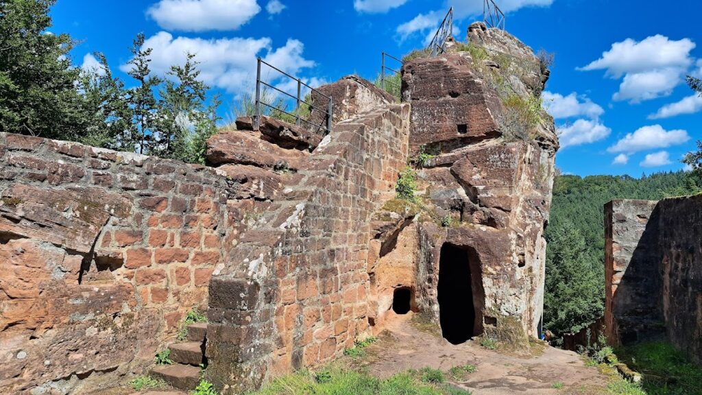 Blumenstein Castle: A Medieval Rock Castle in Germany 2 Blumenstein Castle