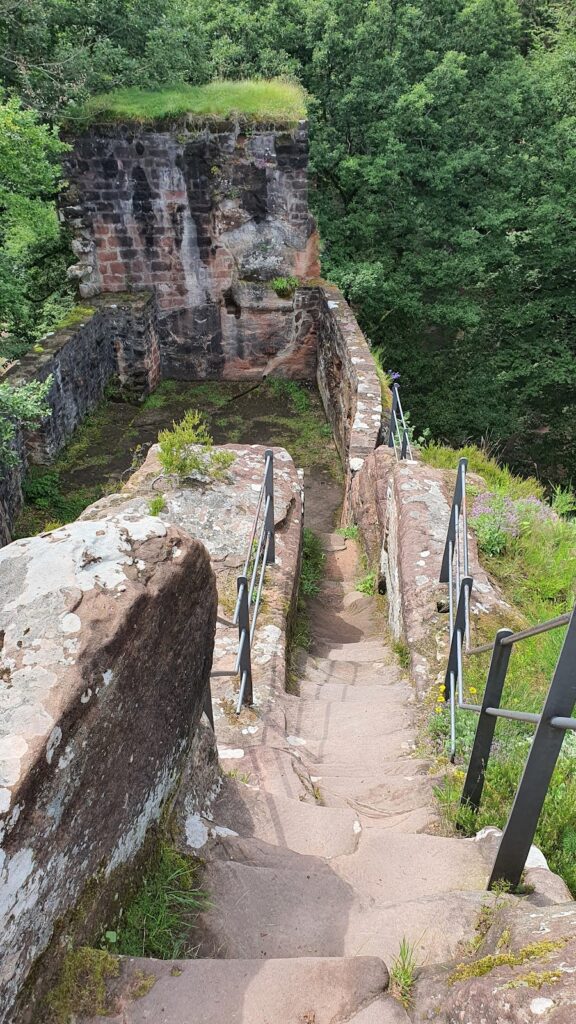 Blumenstein Castle: A Medieval Rock Castle in Germany 3 Blumenstein Castle