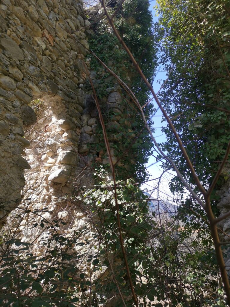 Sospel Castle: A Medieval Fortified Residence in France 2 Château de Sospel