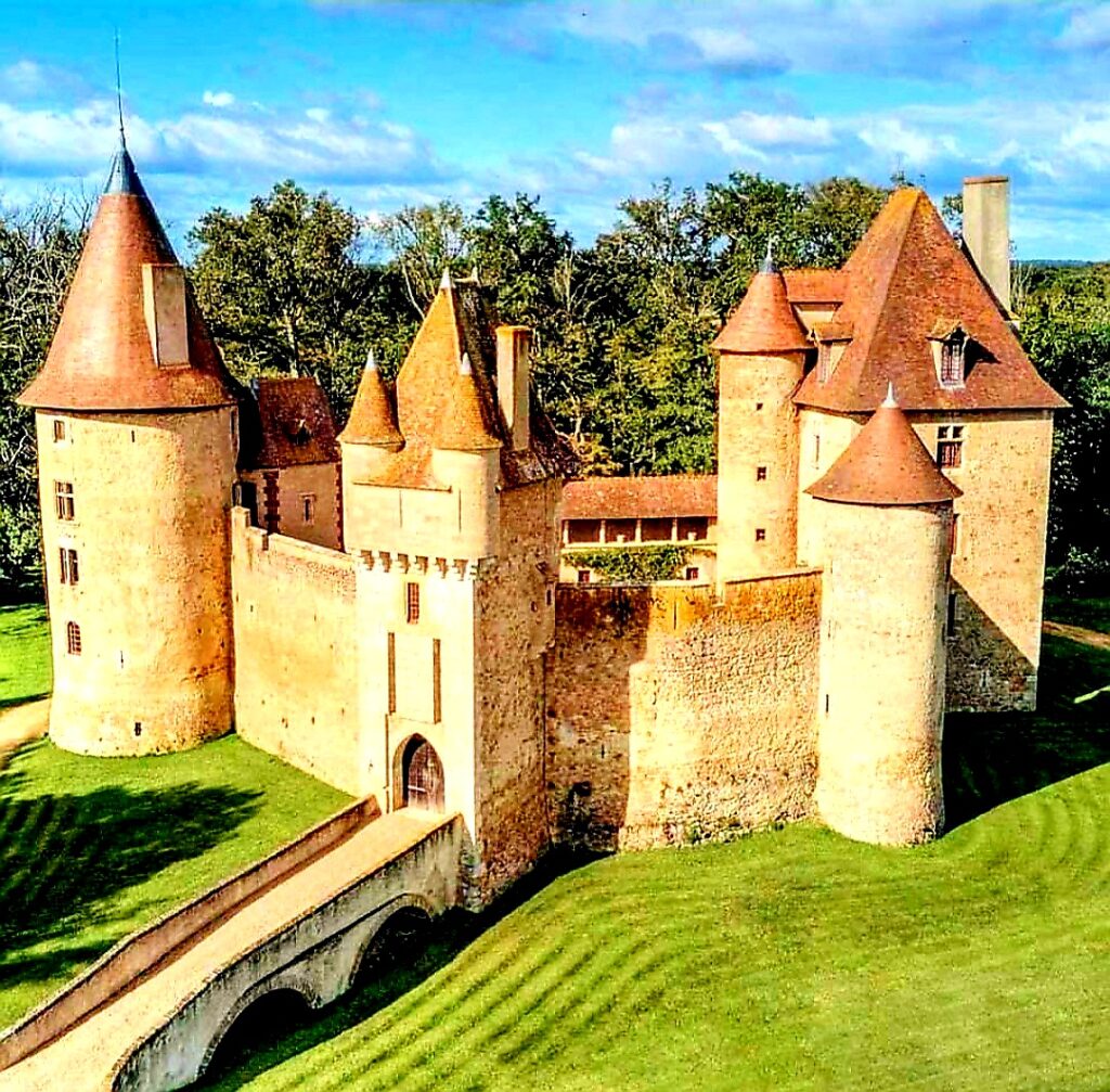 Château de Thoury: A Former Fortified Château in France 1 Château de Thoury