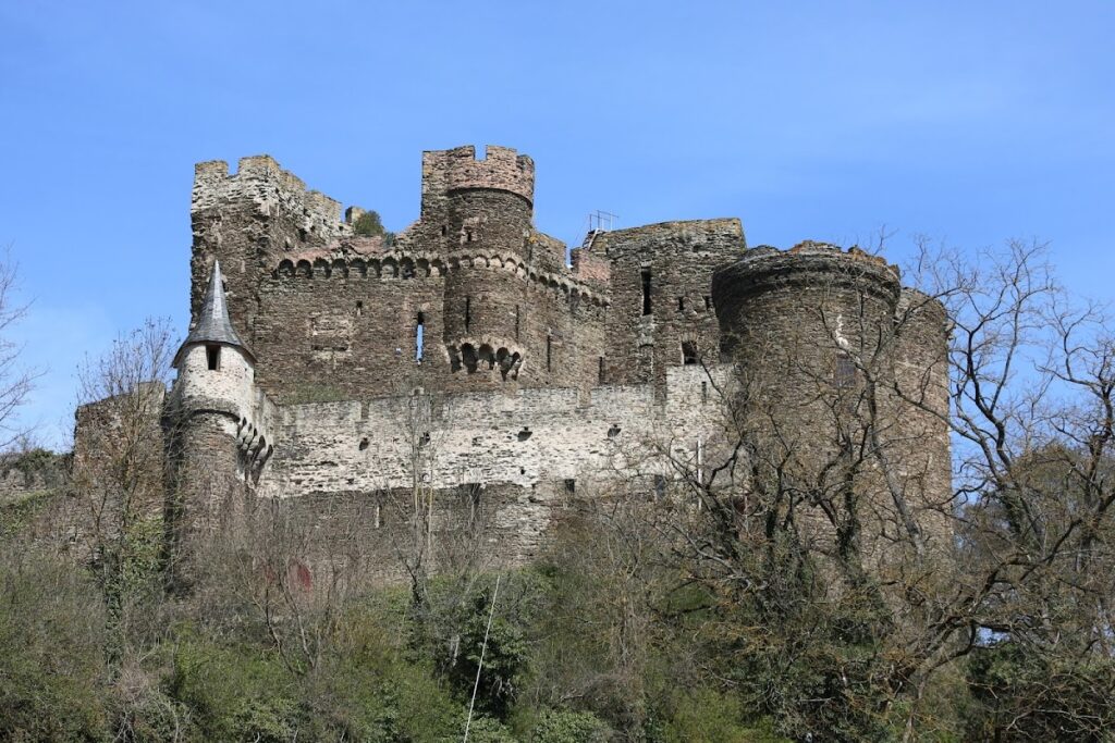 Burg Reichenberg: Medieval Hilltop Castle in Germany 2 Burg Reichenberg