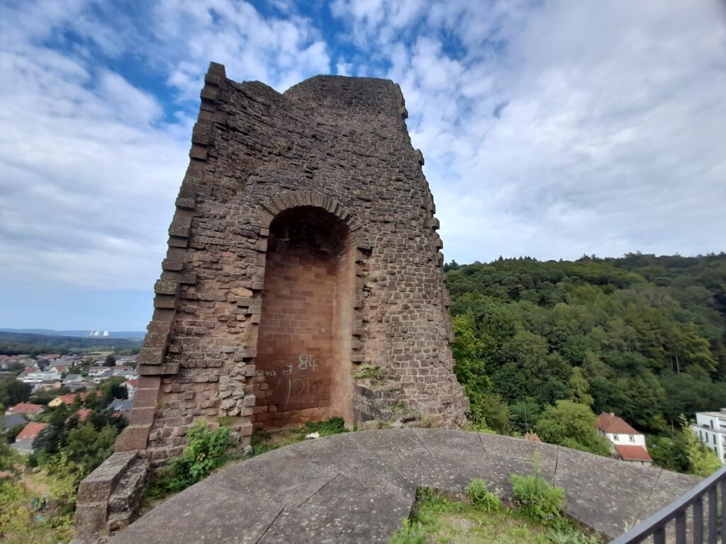 Burg Kirkel: A Medieval Hill Castle in Germany 3 Burg Kirkel