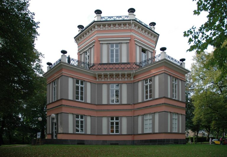 Haus Greiffenhorst: A Classicist Hunting Lodge in Krefeld, Germany