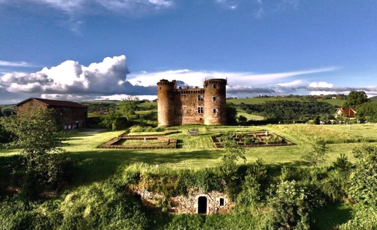 Château de Pagax: A Medieval Fortress in France
