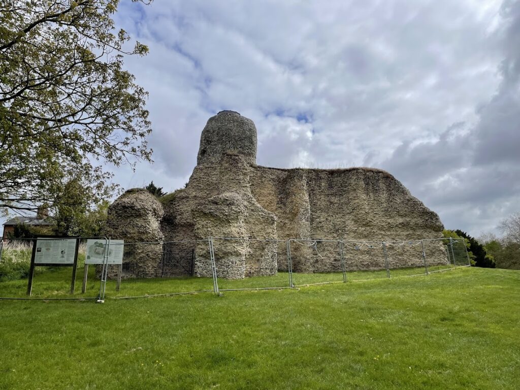 Saffron Walden Castle: A Norman Fortress of the Anarchy 1 Saffron Walden Castle