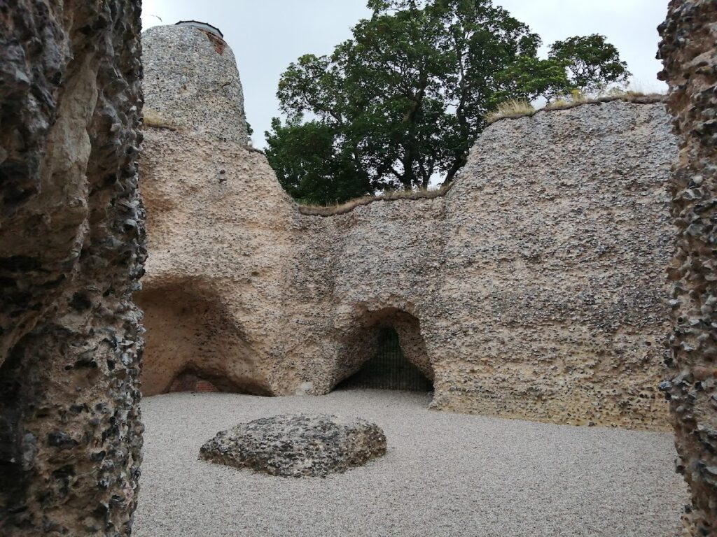 Saffron Walden Castle: A Norman Fortress of the Anarchy 2 Saffron Walden Castle