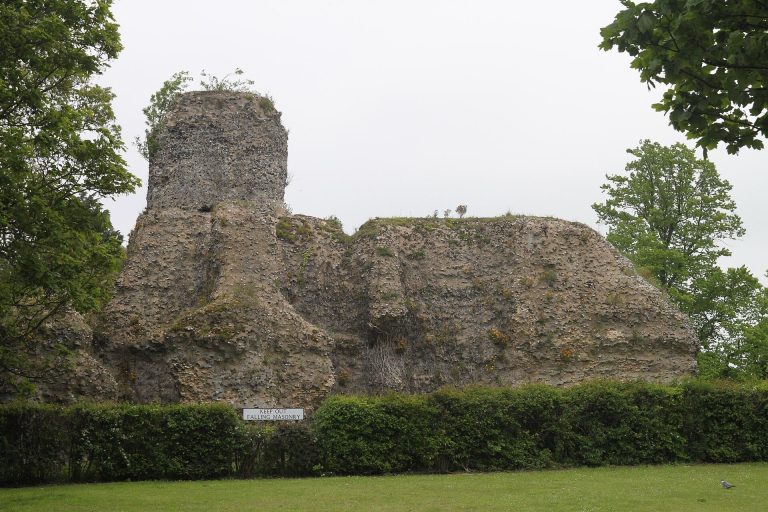 Saffron Walden Castle: A Norman Fortress of the Anarchy