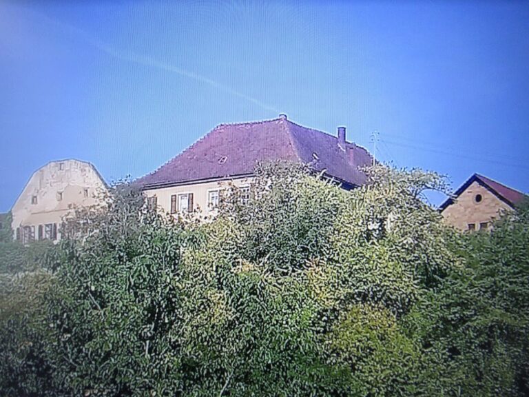 Neippergsches Schloss Klingenberg: A Medieval Castle and Neipperg Residence in Germany