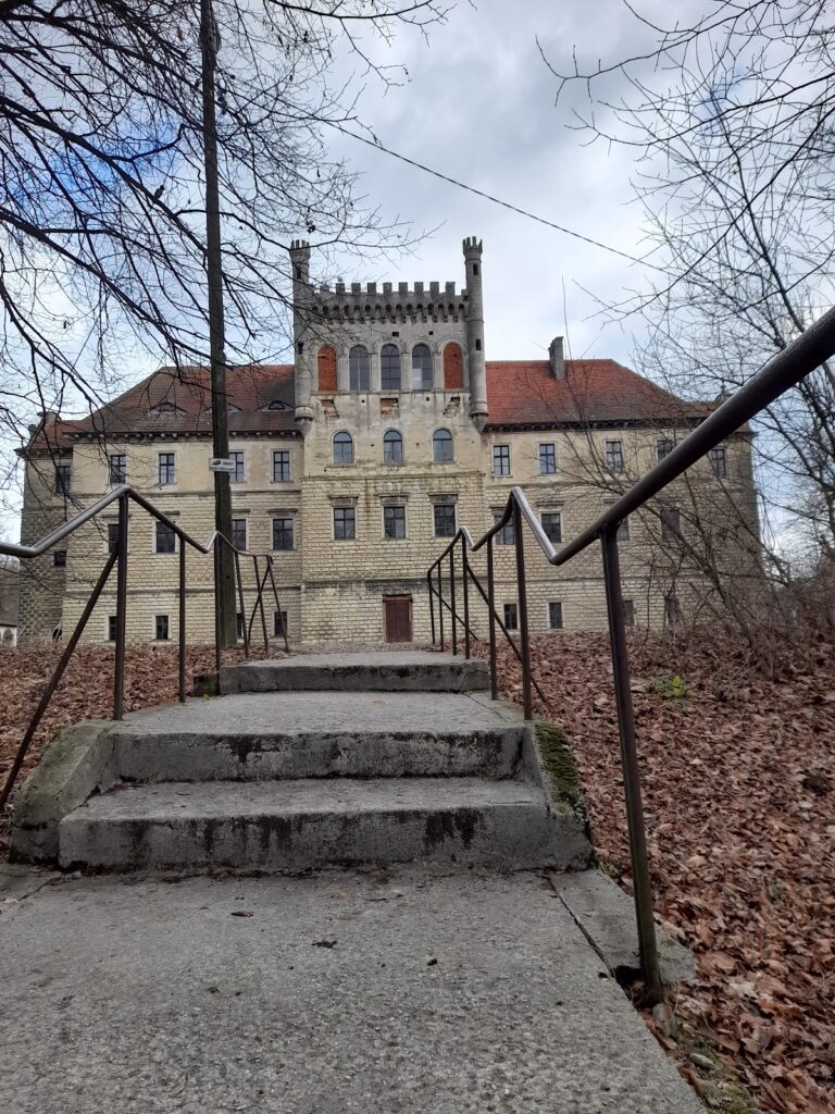 Mirów Castle: A Renaissance Palace in Książ Wielki, Poland 2 Mirów Castle