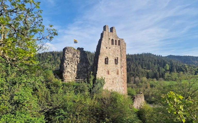 Ruine Schenkenburg: A Medieval Fortress in Germany