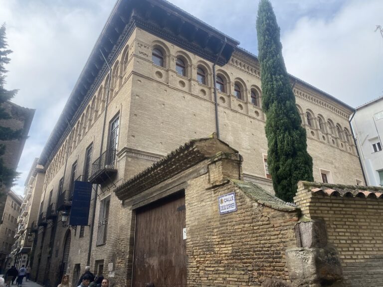Casa de Miguel Donlope: A Renaissance Palace and Headquarters in Zaragoza