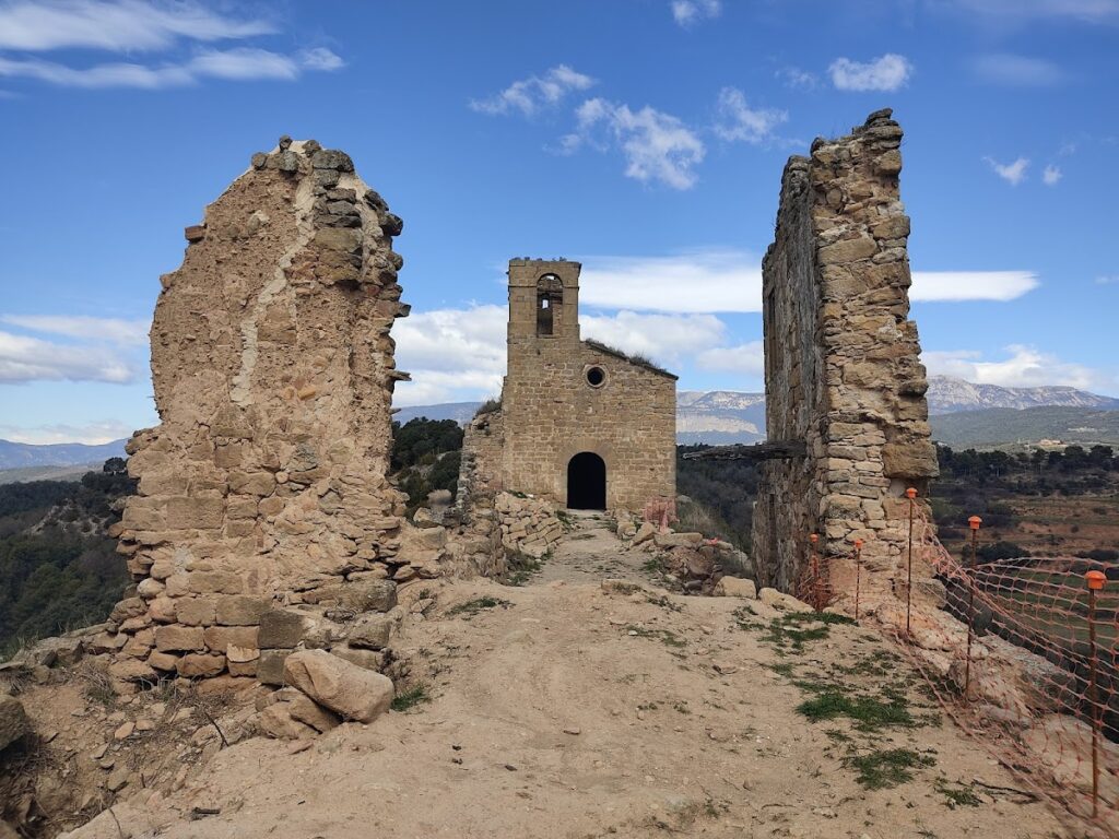 Castell de Lladurs: A Medieval Castle in Catalonia 2 Castell de Lladurs