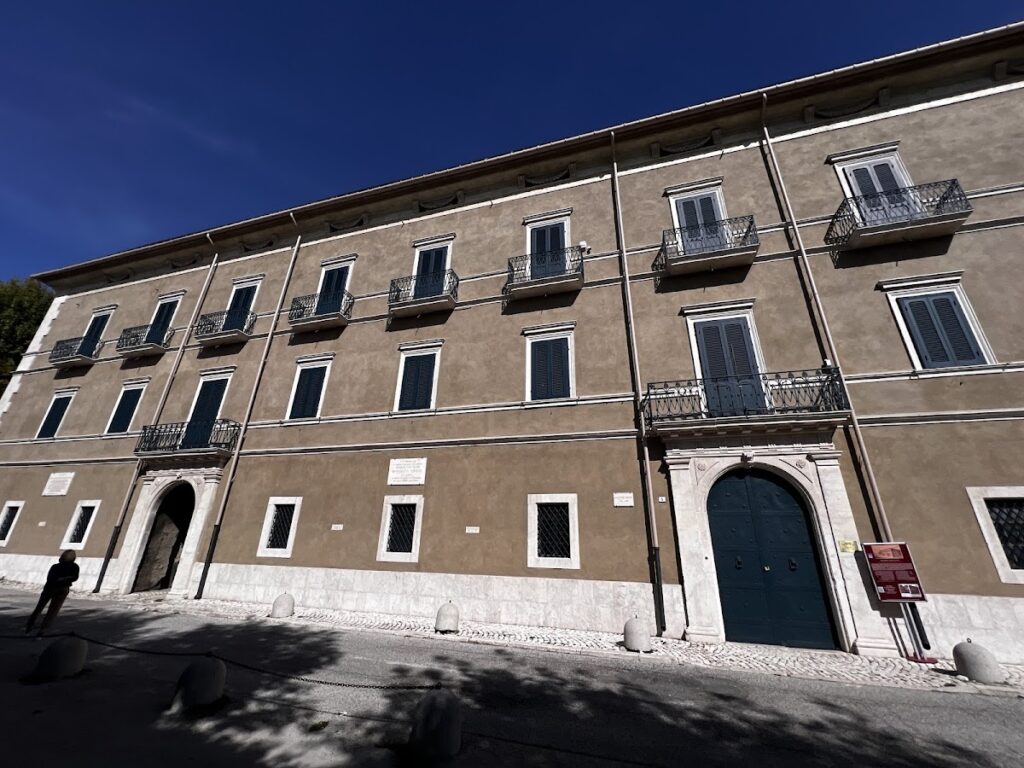 Palazzo Sipari: A Historic House Museum in Pescasseroli, Italy 1 Palazzo Sipari