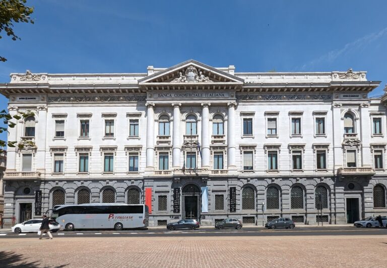 Palazzo della Banca Commerciale Italiana: A Neoclassical Bank Headquarters in Milan