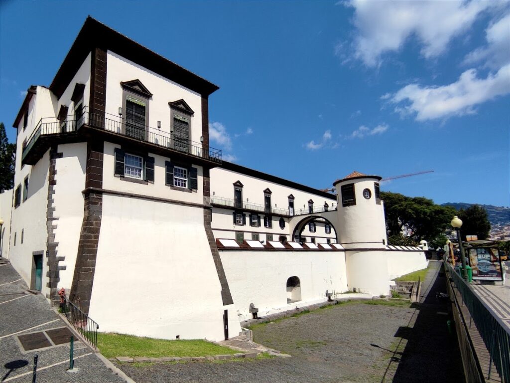 Palácio de São Lourenço: Palace-Fortress and Government Residence in Funchal 2 Palácio de São Lourenço