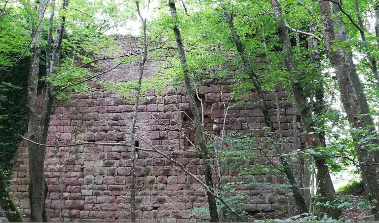 Château de Turquestein: A Ruined Medieval Fortress in France