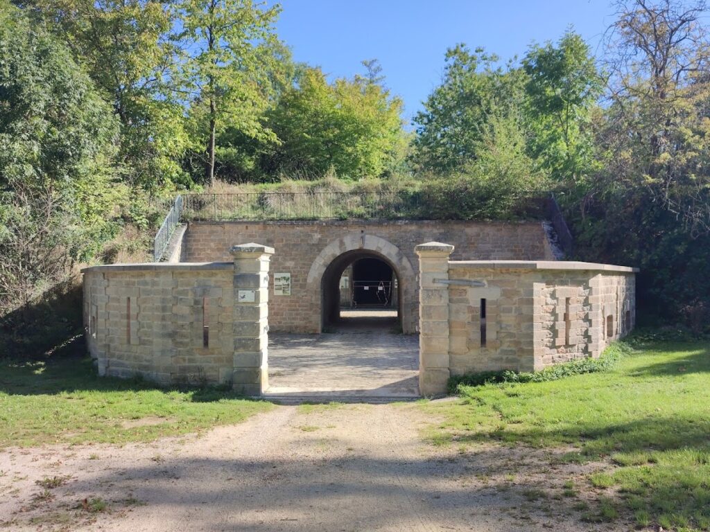 Fort de la Redoute de Saint-Apollinaire: A Séré de Rivières Redoubt in France 2 Fort de la Redoute de Saint-Apollinaire