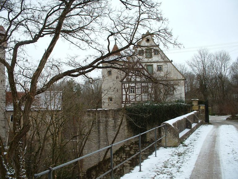 Amlishagen Castle: A Medieval Spur Fortress in Germany