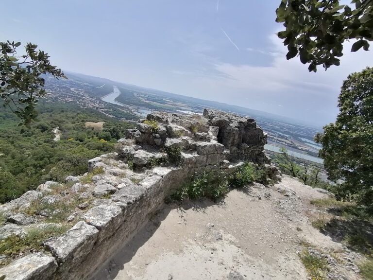Château de Barry: A Medieval Fort in Bollène, France