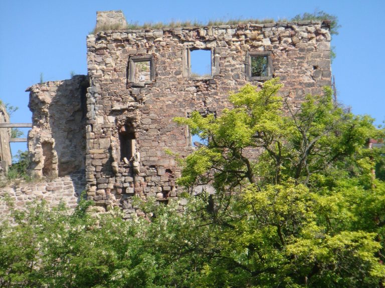 Burg Nebra: A Hilltop Castle in Germany