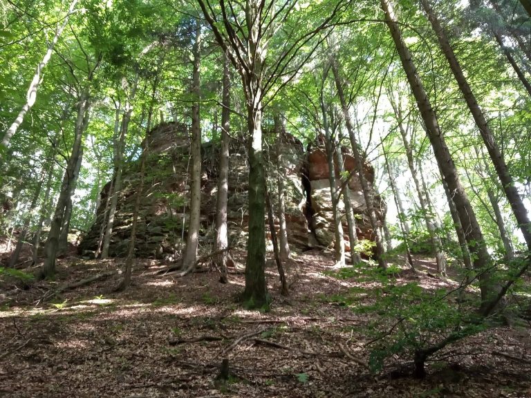Rechenburk: A Thirteenth-Century Colonization Castle in Czechia