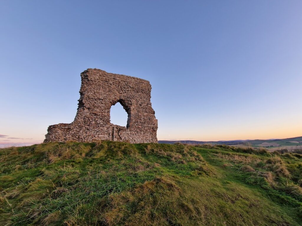 Dunnideer Castle: A Medieval Tower House within a Prehistoric Hillfort 1 Dunnideer Castle