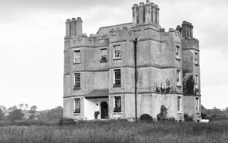 Charlemont Fort: An English Garrison and Barracks in County Armagh