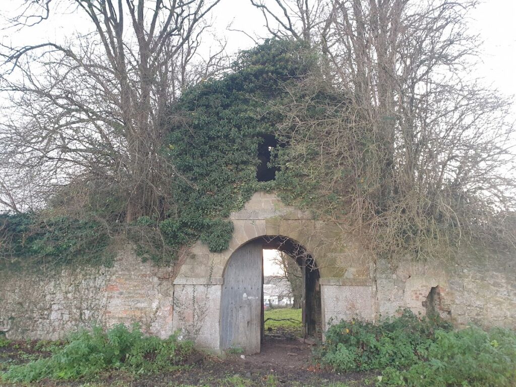 Charlemont Fort: An English Garrison and Barracks in County Armagh 2 Charlemont Fort