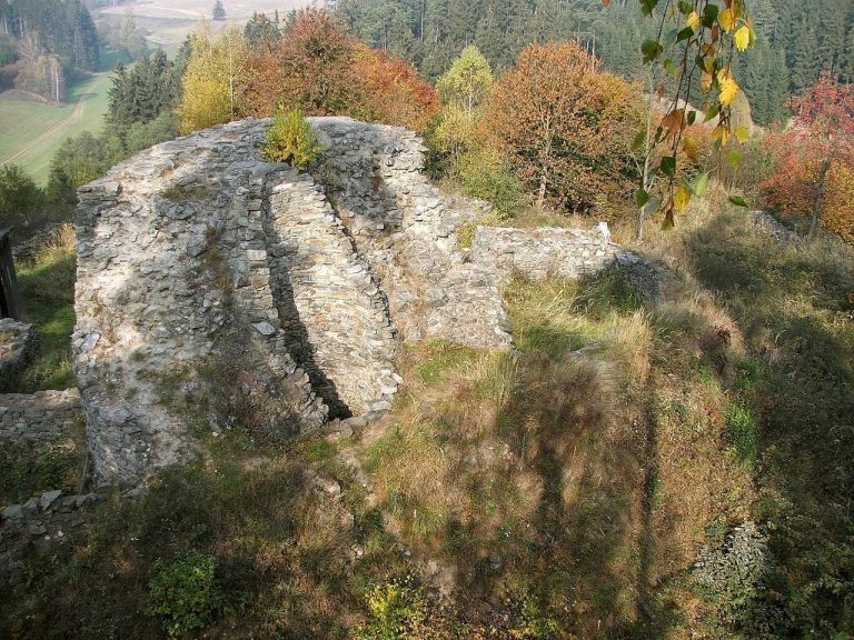 Lisek Castle: An Early Noble Castle in Czechia