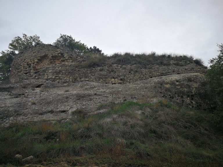 Castell de Querol: A Romanesque Castle in Catalonia