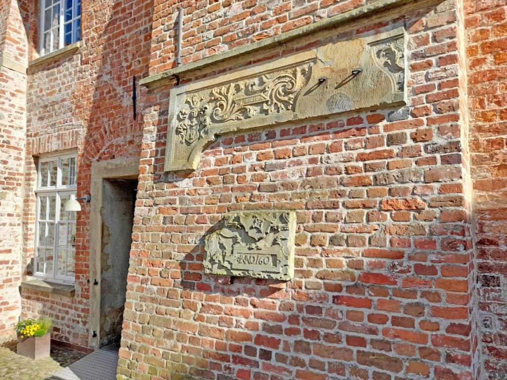 Burg Blomendal: A Medieval Moated Castle and Administrative Seat in Bremen 2 Burg Blomendal