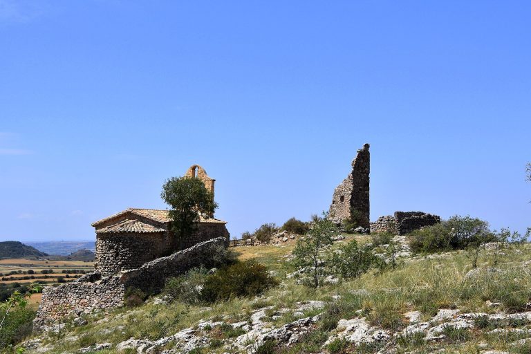 Castell de la Figuera: A Medieval Castle in Algerri, Spain