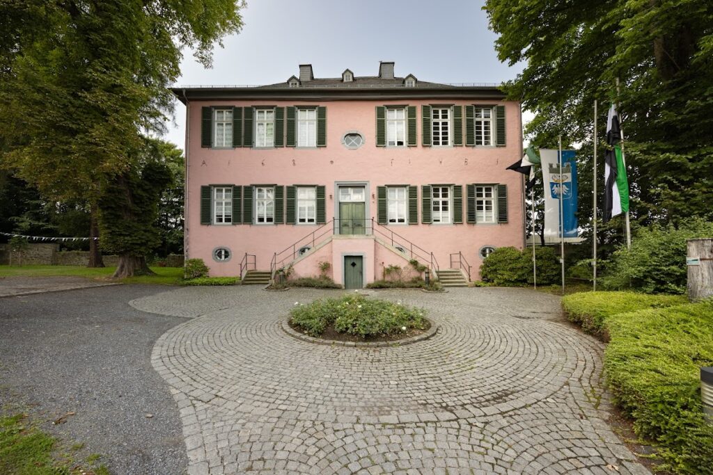Fresekenhof: A Former Castleman’s House in Neheim 1 Fresekenhof
