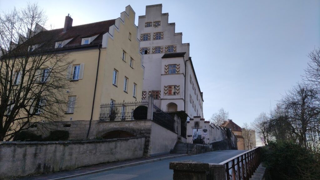 Burg Wasserburg: A Medieval Castle and Late Gothic Palace in Germany 1 Burg Wasserburg
