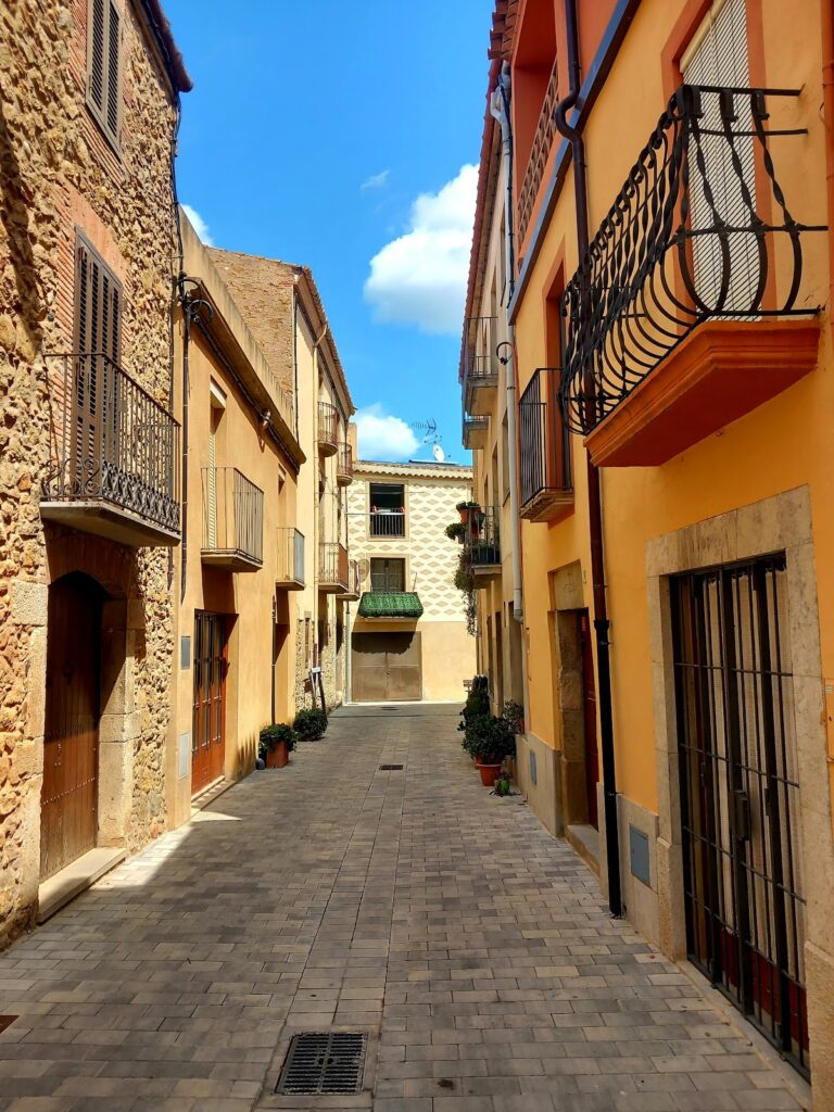 Castell de Verges: A Medieval Castle and Fortified Town Center 2 Castell de Verges