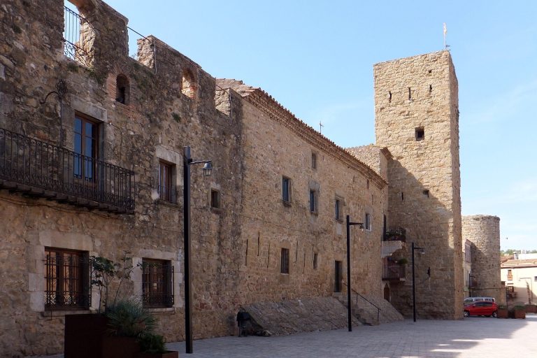 Castell de Verges: A Medieval Castle and Fortified Town Center