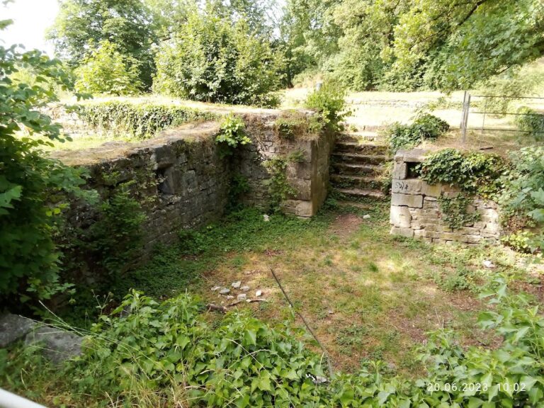 Ruine Engelburg: A Medieval Hilltop Castle in Stuttgart