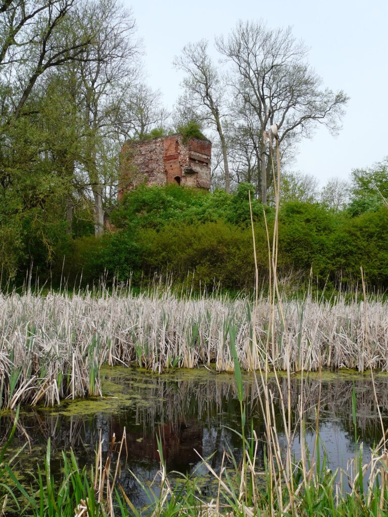 Burg Stuer: A Medieval Water Castle in Germany 2 Burg Stuer